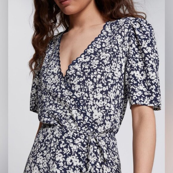 & Other Stories floral wrap scallops mini dress Sz 36 US Sz 4 - Picture 3 of 10